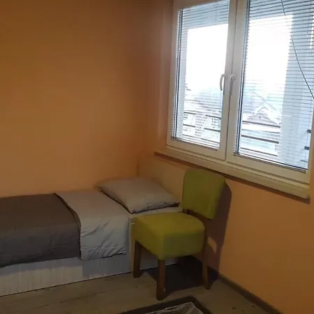 شقة Apartman 110 M2 - 5 Minuta Od Centra Tuzle توزلا