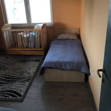 شقة Apartman 110 M2 - 5 Minuta Od Centra Tuzle توزلا